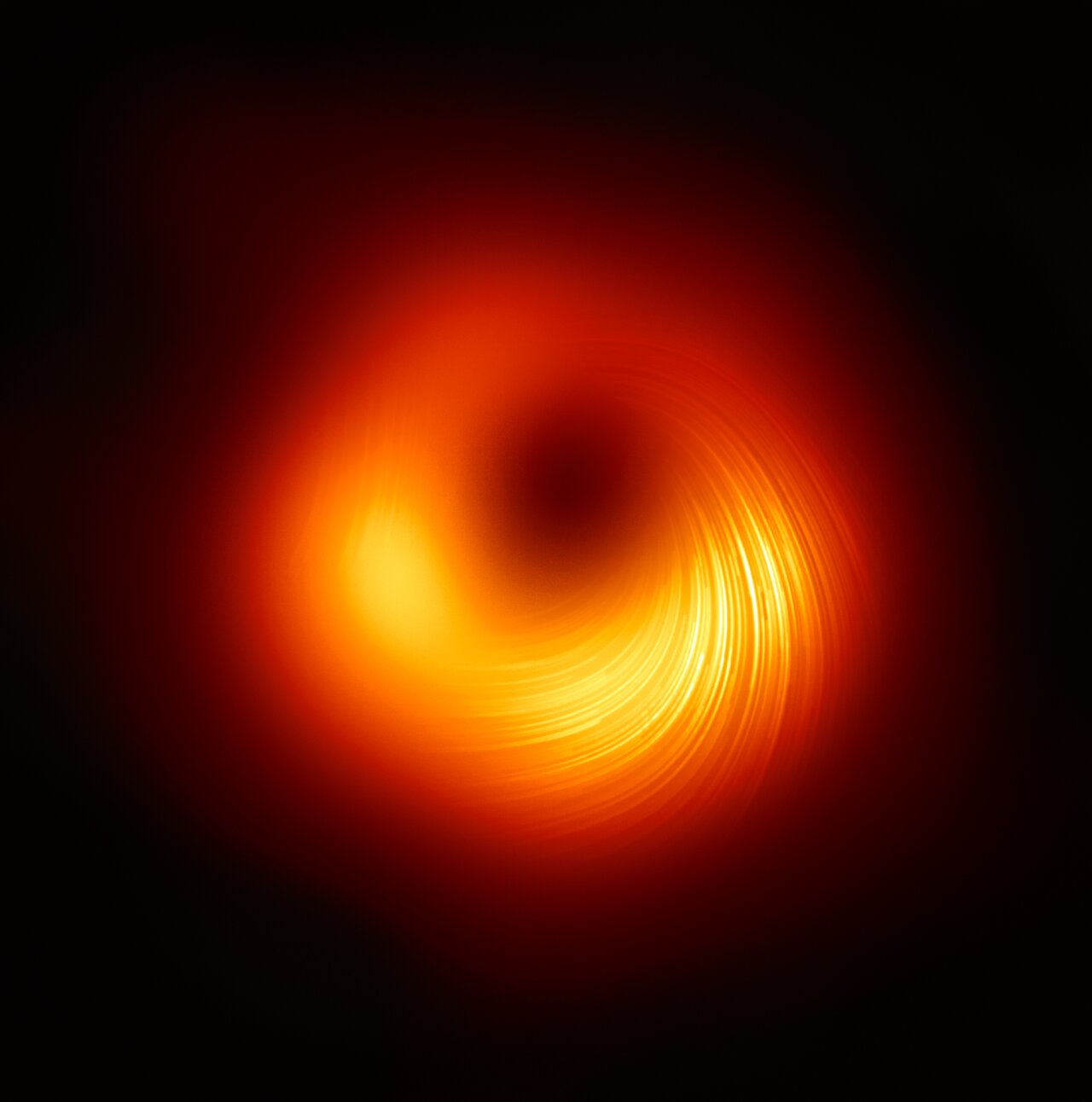 Un equipo de astrónomos obtiene una imagen de los campos magnéticos presentes en los límites del agujero negro de M87
