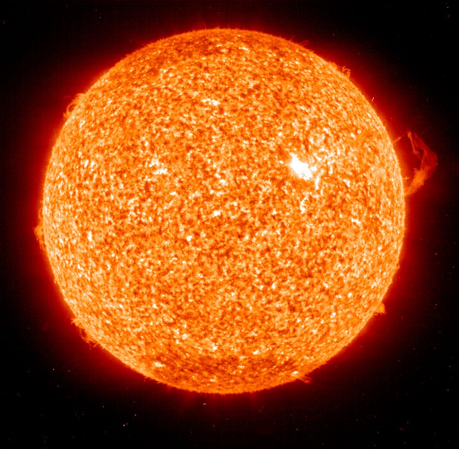 El Sol es estrella central de nuestro Sistema Solar.
